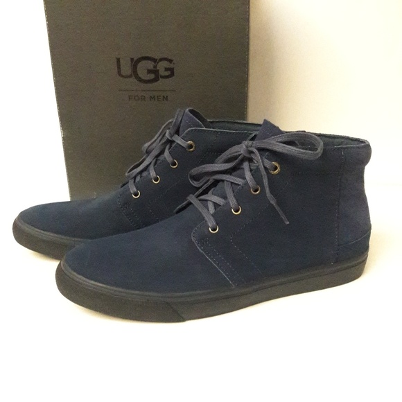 navy blue man uggs